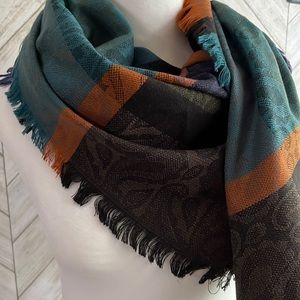 Large multicolored scarf, wrap